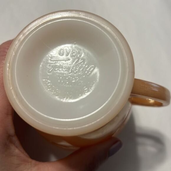 Vintage Fire-King Peach Lustre Creamer & Sugar Set With Laurel Pattern - Picture 5 of 8